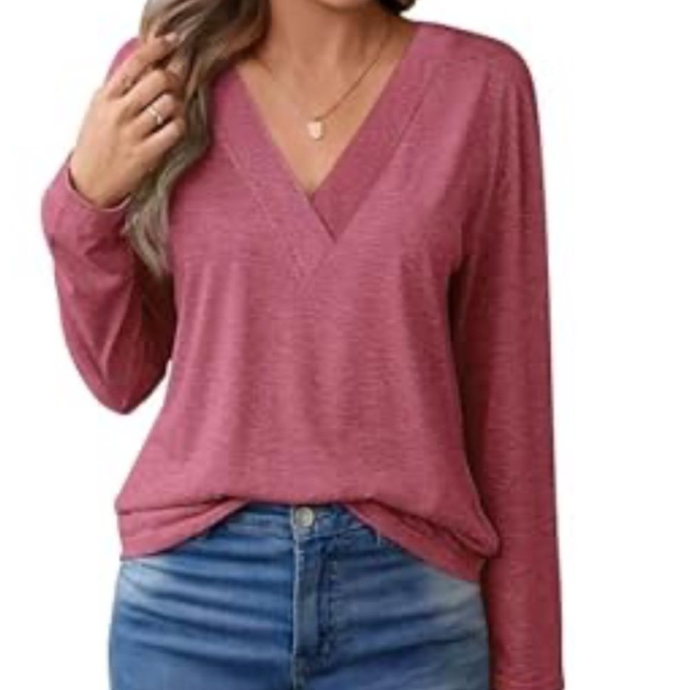 NWT Women's V-Neck Long Sleeve Top